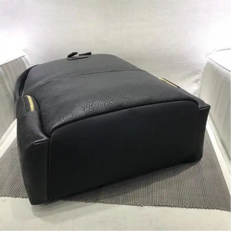 G*u*i bags 1917m0075