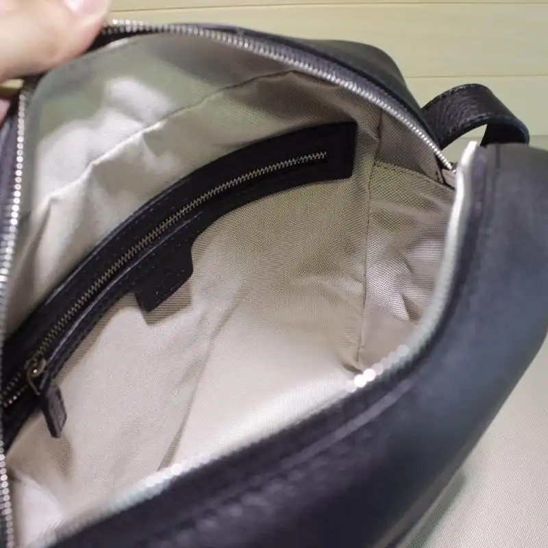 G*u*i crossbody bag 19gm0060