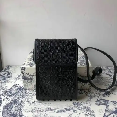 G*u*i bags 208b570060