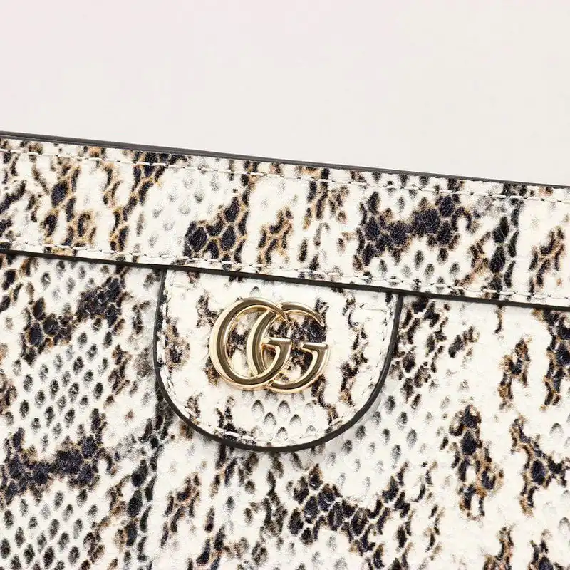 G*u*i bags 20b570284