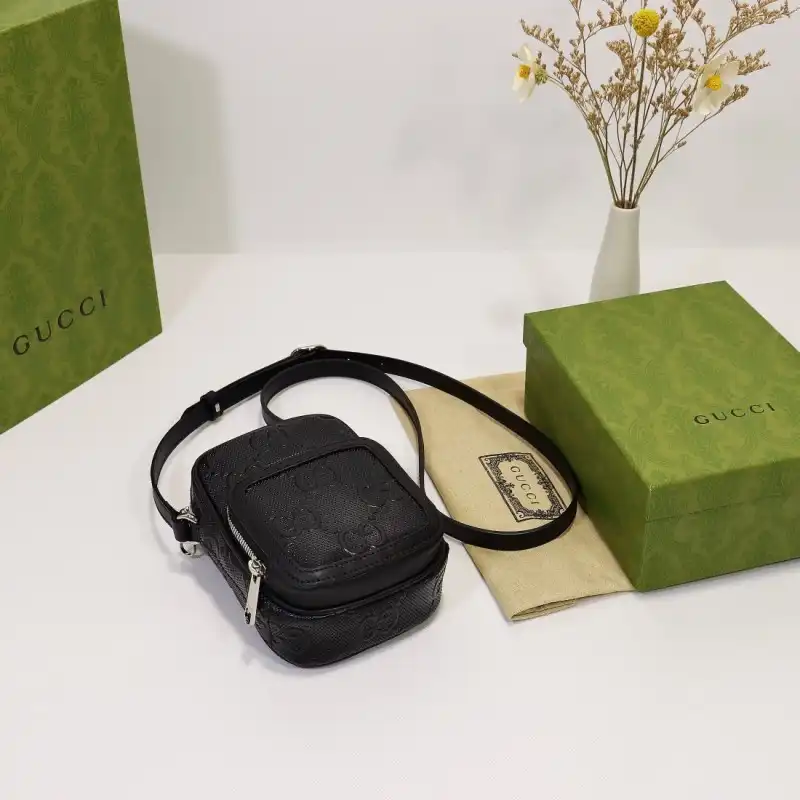 G*u*i s bags 2108dj0093