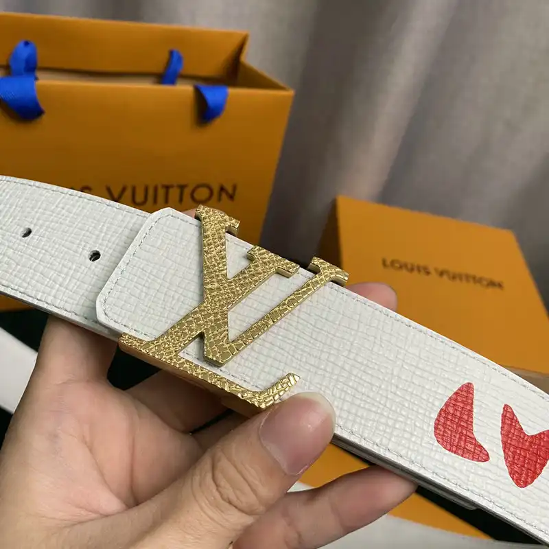 LV Belts 2204XA0047