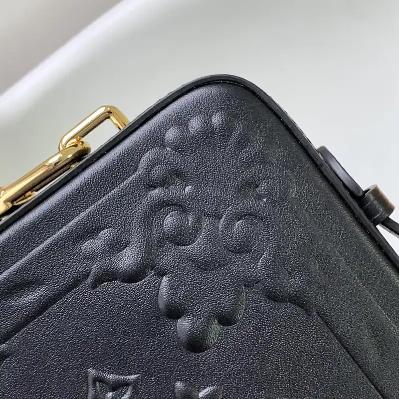 LV Bag 2304DJ0046