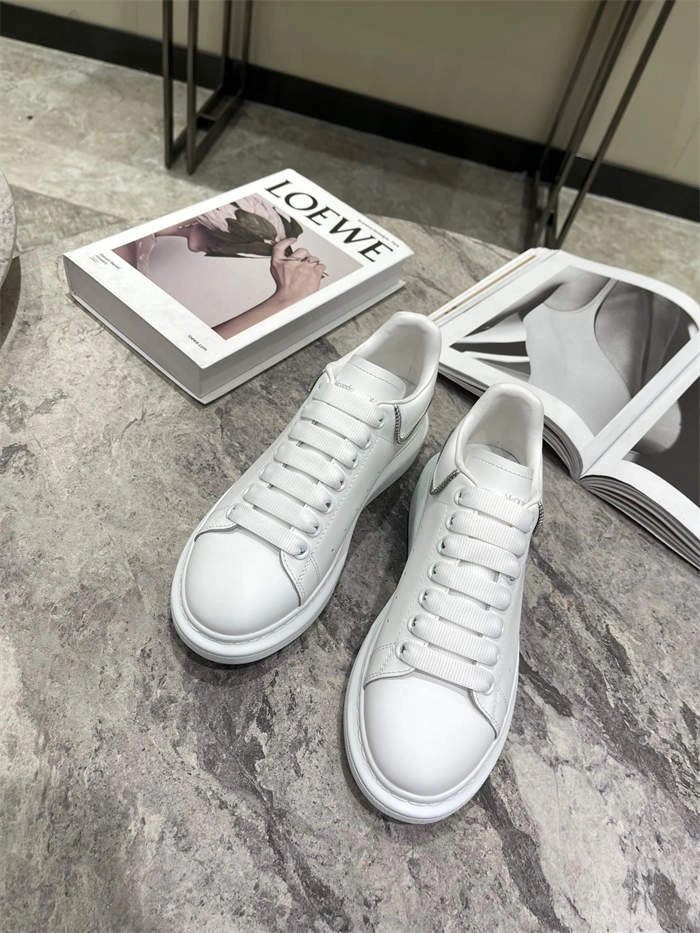 Alexander McQueen Oversized Versatile 2578