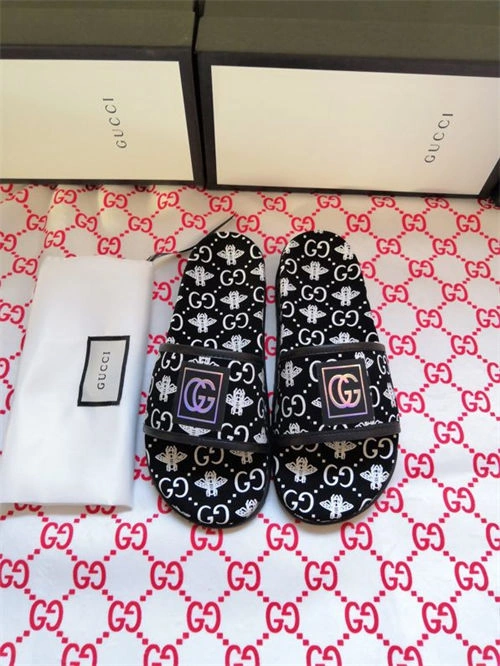 Minimalist Gocci Slipper 5715