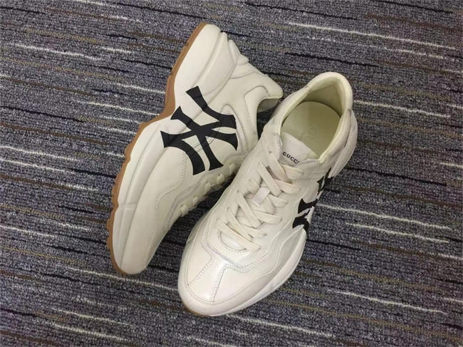 G*u*i rhyton sneaker thermal 256