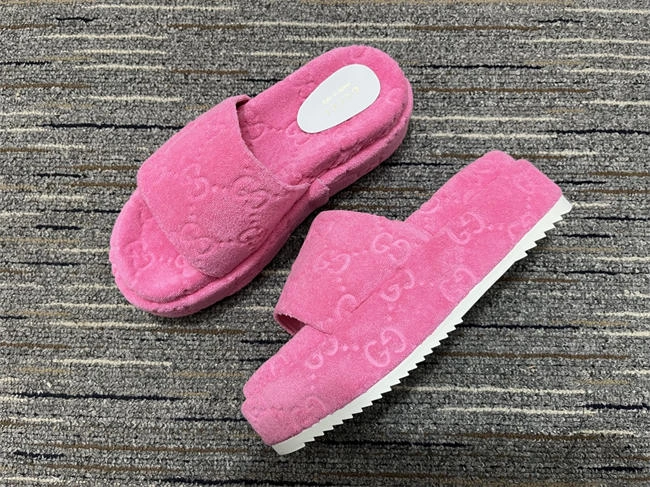 G*u*i side women attractive 460