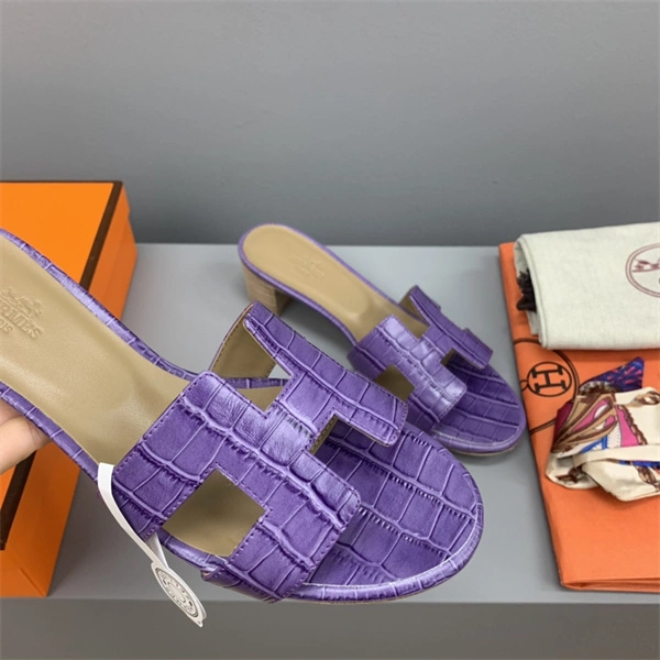 H Slipper Unisex 2365