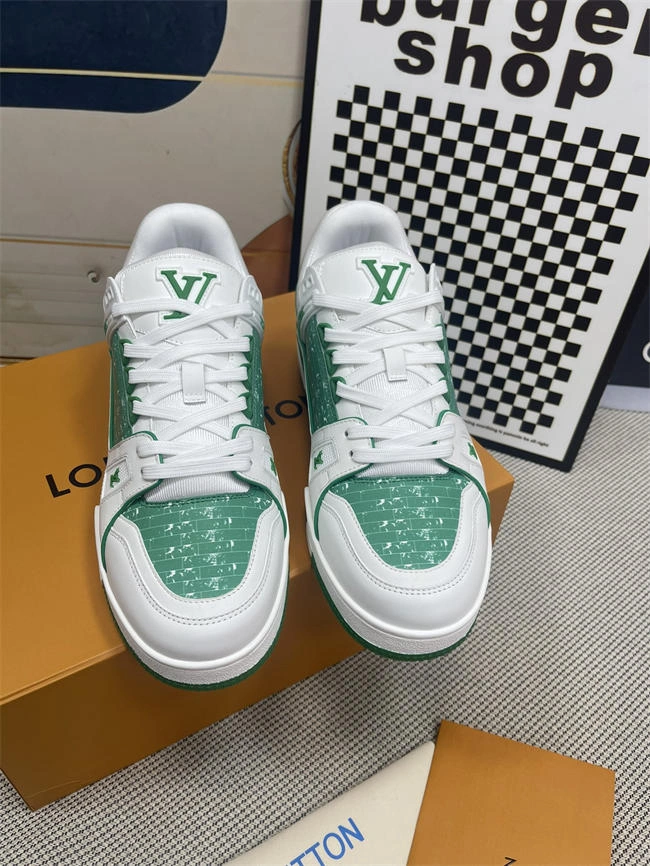 Lv Trainer Sneaker Minimalist 2115