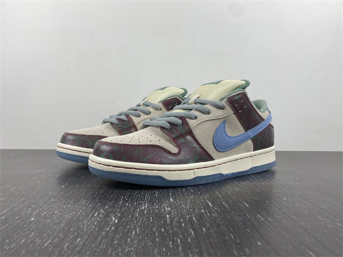 Effortless Nike SB Dunk Low Crenshaw Skate Club FN4193- 4585